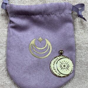 Jane Win Strong Pendant